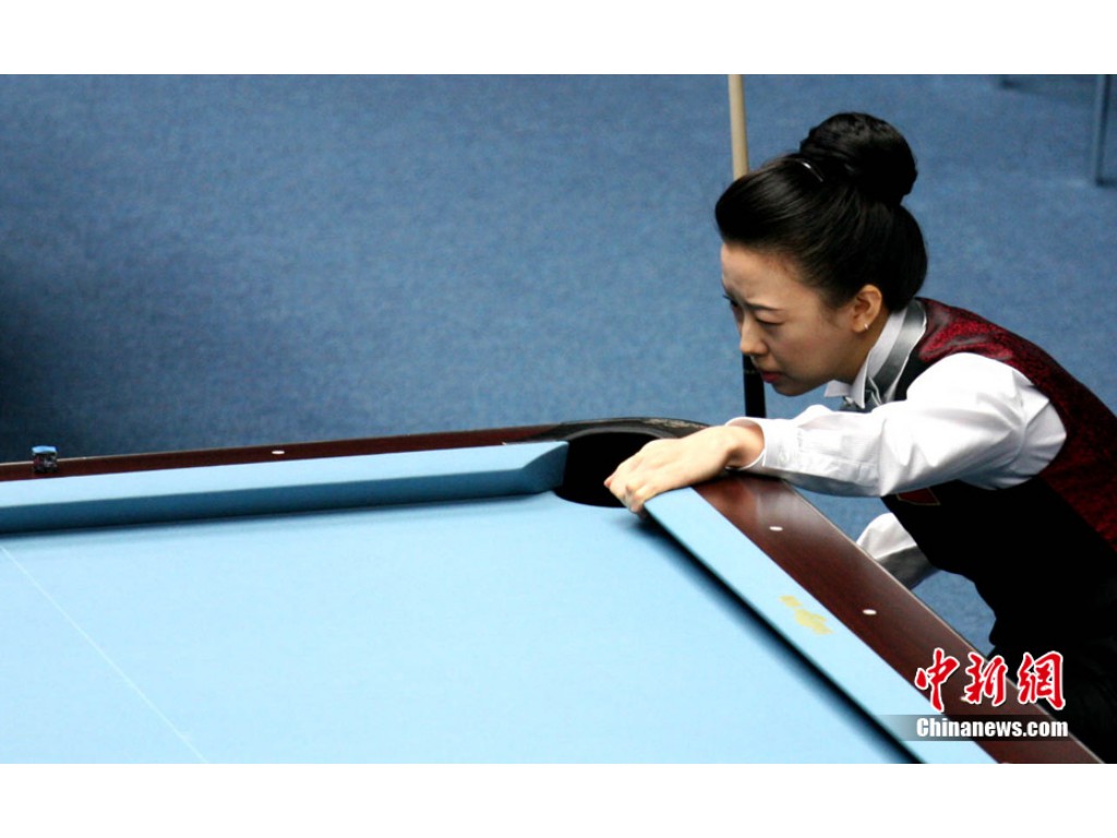 传奇手游彩色的装备是什么？(开心传奇手游如何玩？)