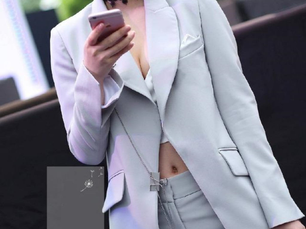 热血传奇手游版仓库在哪里？(什么传奇比较火爆手游网站？)