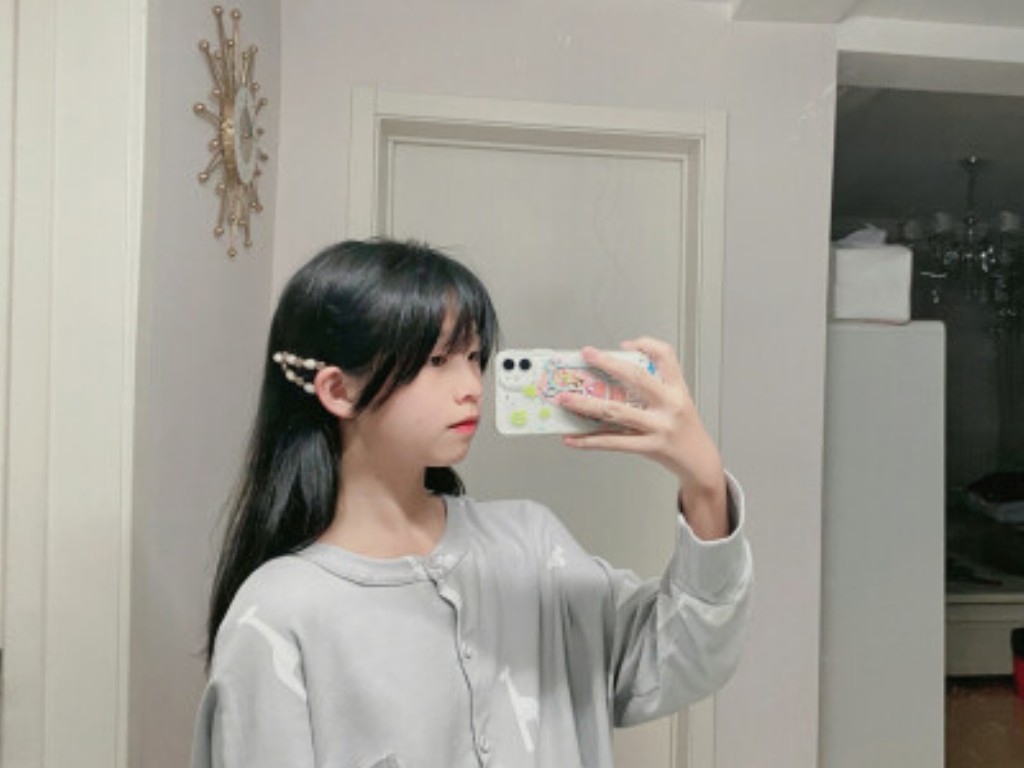 蓝月传奇手游返利在哪里领？(手游传奇版本去哪里下载？)